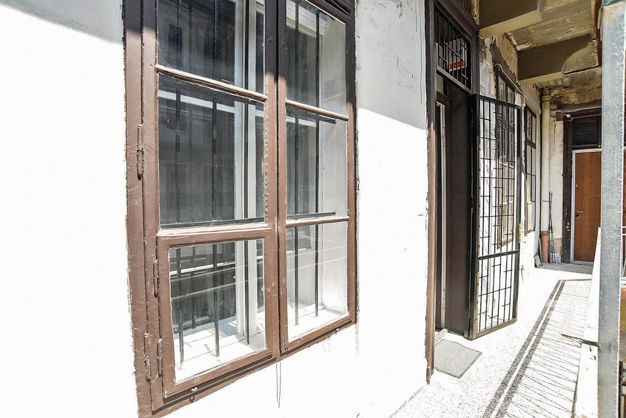 Vintage Vibes Super Flat Budapest